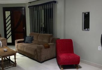 Casa Oliveiras has Balcony rooms