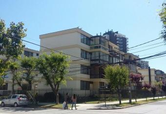 Vi  a Excelente, 1 cuadra Av Sn Martin y la playa allows 18 year olds to book a room