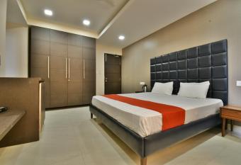 The Clovers Inn has Balcony rooms