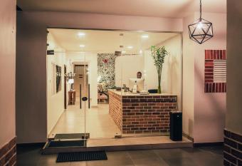 Sinclair Lake Chad has Balcony rooms