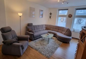 FeWo Resse allows 18 year olds to book a room