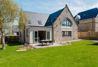 Old School Mews - Shanklin has Balcony rooms
