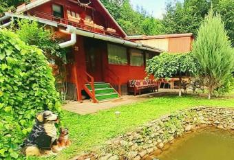 Cabana Cheile Valisoarei has Balcony rooms