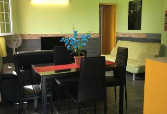 Appartement d une chambre avec piscine partagee jacuzzi et terrasse a Sainte Marie a 5 km de la plage has rooms with a private hot tub