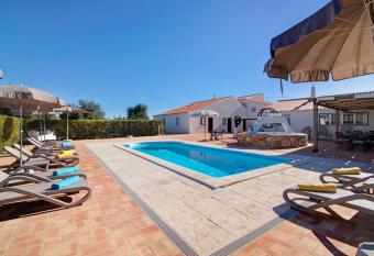 Villa Oliva Al iii has Balcony rooms