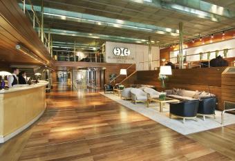 El Conquistador Hotel allows 18 year olds to book a room