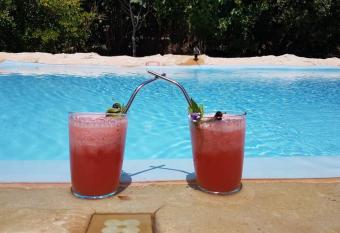 Darna Bagalil Merlot suite Perfect for couples allows 18 year olds to book a room