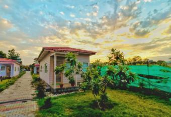 Corbett VEDA INN has Smoking/Balcony rooms