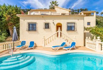 Villa Vista Ibiza has Balcony rooms