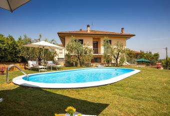 Agriturismo Il Bosco has Balcony rooms