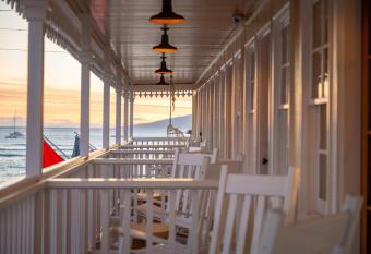 Hotel Lahaina has Balcony rooms