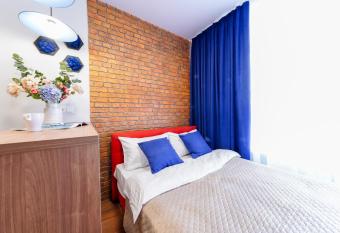 MF                                 allows 18 year olds to book a room