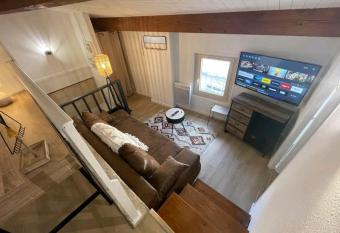 Le Loft Berb  re - id  al couples, familles, business - centre historique, WIFI , NETFLIX allows 18 year olds to book a room