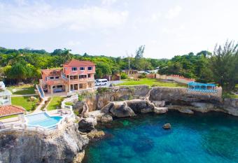 Castle Cove -Ocean Front Villa has Balcony rooms