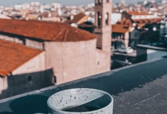 Mint Hotel has Balcony rooms