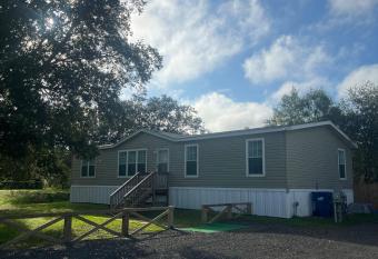 The Perfect Get Away !!!! has Balcony rooms