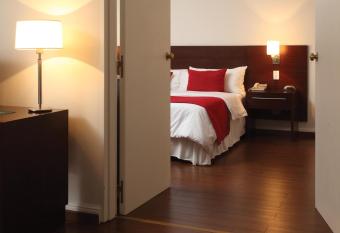 Dazzler by Wyndham Buenos Aires San Martin allows 18 year olds to book a room