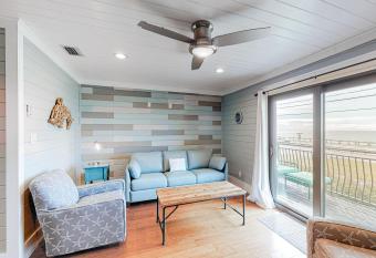 Costa Vista Townhomes has Balcony rooms