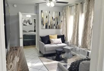 Glam Apartment 5 Miles from Hard Rock Stadium allows 18 year olds to book a room