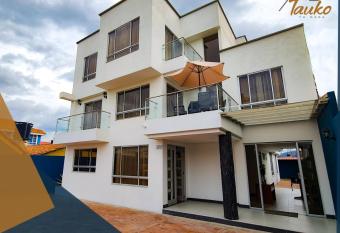 Tauko tu casa has Balcony rooms