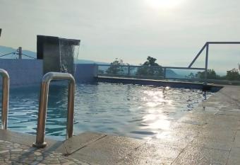 Demara Villa yang Aesthetic di Batu has Balcony rooms