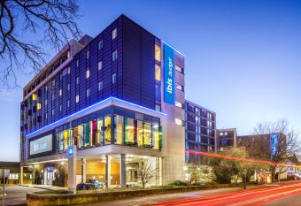 ibis budget London Heathrow Central allows 18 year olds to book a room