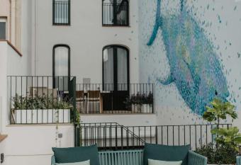 Petit Luxe Volta has Balcony rooms