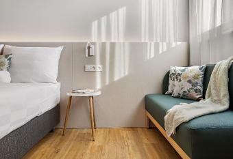 Styles Hotel Karlsruhe Messe allows 18 year olds to book a room