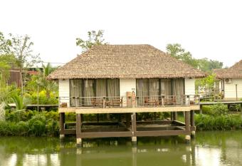 Good Time Relax Resort & Spa has Balcony rooms