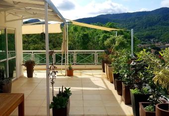 Ampla Cobertura/Piscina/Praias/Vista Espetacular has Balcony rooms