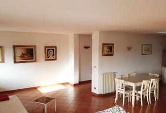 Corte degli Artisti allows 18 year olds to book a room