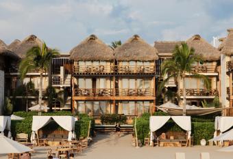 Casa Joseph Zicatela - Adults Only allows 18 year olds to book a room