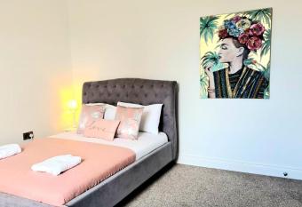 Highbridge Inn allows 18 year olds to book a room