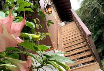 Phoenix Garden has Balcony rooms