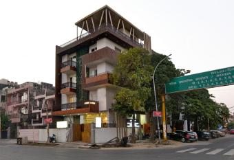 Hotel Fortune Inn- Noida Sector 19 has Balcony rooms