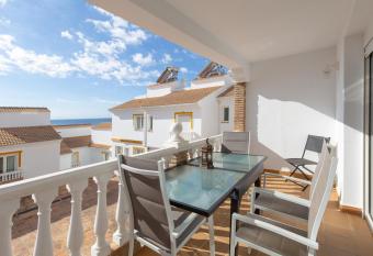 Lovely Townhouse Fuengirola has Balcony rooms