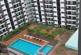 IZZANIAN 1- Comfy condo for family trip has Balcony rooms