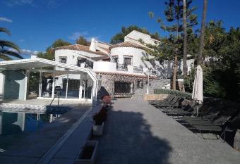 Beautiful villa for large groups has Balcony rooms