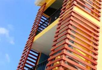 IMMEUBLE NEBOT has Balcony rooms