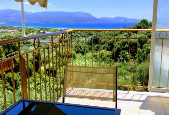 Maisonette sea view , Finikounda has Balcony rooms