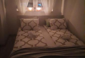 Apartman Basic 2 has Balcony rooms