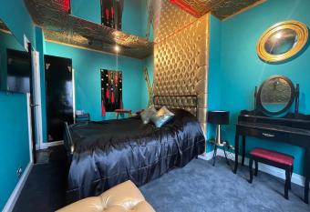 Boutique Dungeon allows 18 year olds to book a room