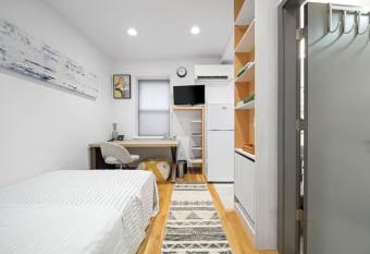 Cozy Studio Near MGH, Low Density Area allows 18 year olds to book a room
