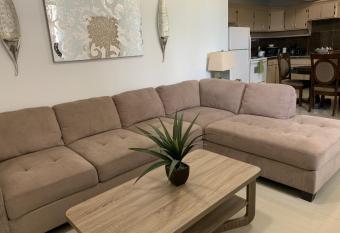 Joe s Place- Private 3 Bedroom Apartment has Balcony rooms