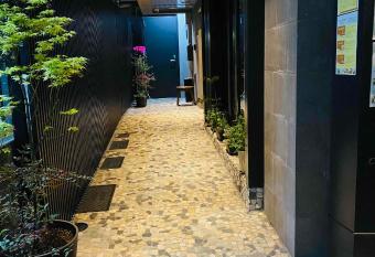 C   J          has Balcony rooms