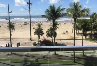 Apartamento encantador p   na areia, varandas mar has Balcony rooms