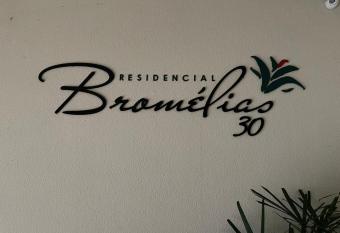 Apto Brom  lias - Meia Praia has Balcony rooms