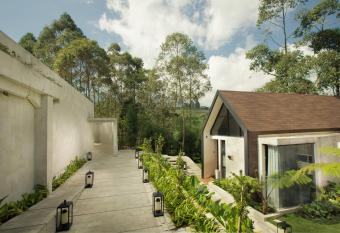 Sunsetfalls Gardens and Resort has Balcony rooms