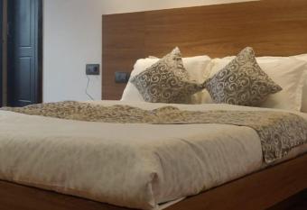 Hotel Namgyal House has Smoking rooms