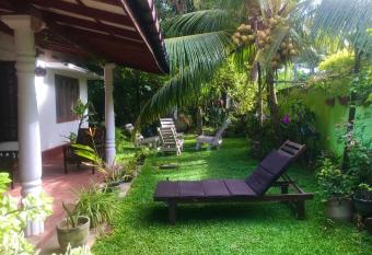 Beach House Madiha has Balcony rooms
